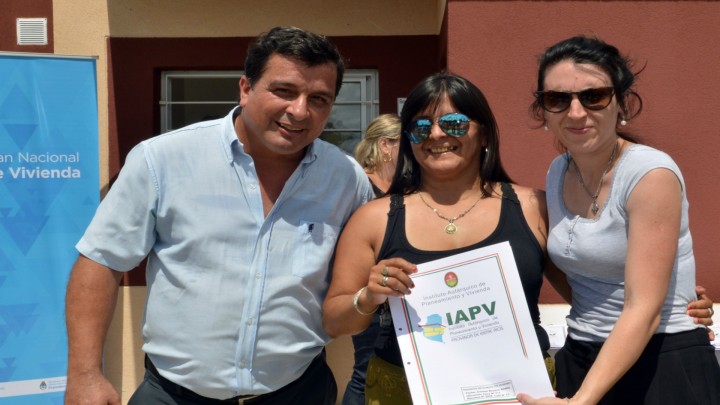 Ochenta y seis  familias de Concepci&oacute;n del Uruguay tienen su casa propia
