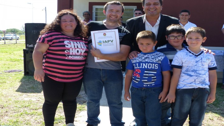 Sortearon  16  viviendas para docentes en Col&oacute;n