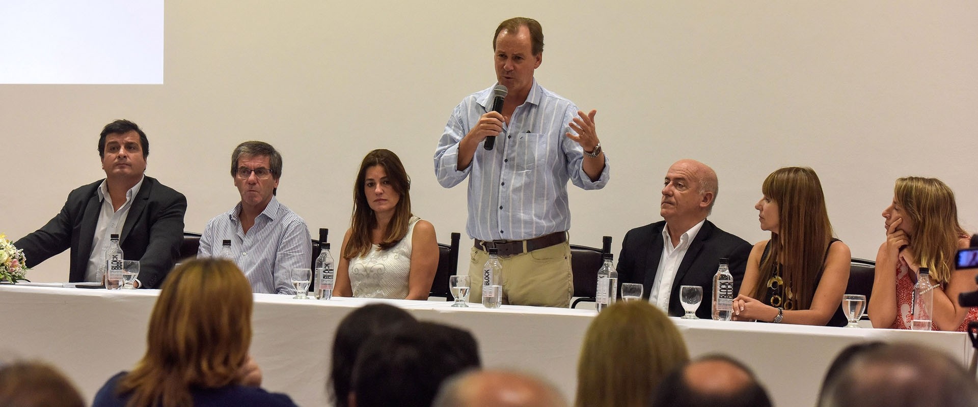 La provincia construir&aacute; 18 viviendas en Los Charr&uacute;as con recursos propios