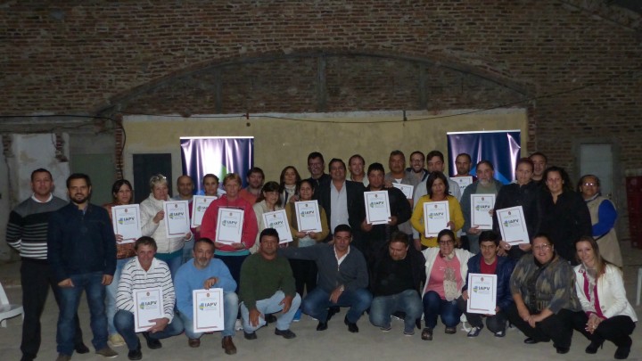 La provincia entreg&oacute; escrituras a familias de Ram&iacute;rez