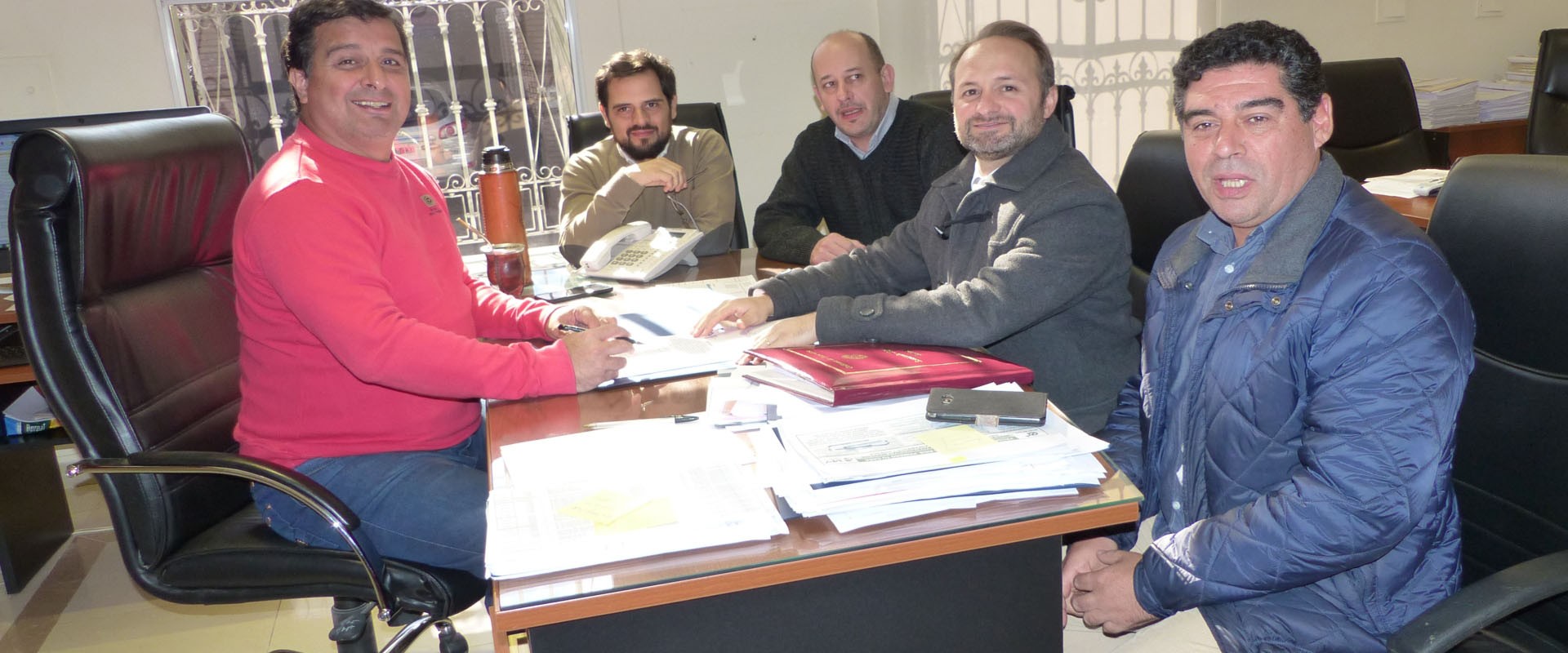 La provincia rubric&oacute; contrato para ejecutar viviendas en San Gustavo con fondos propios