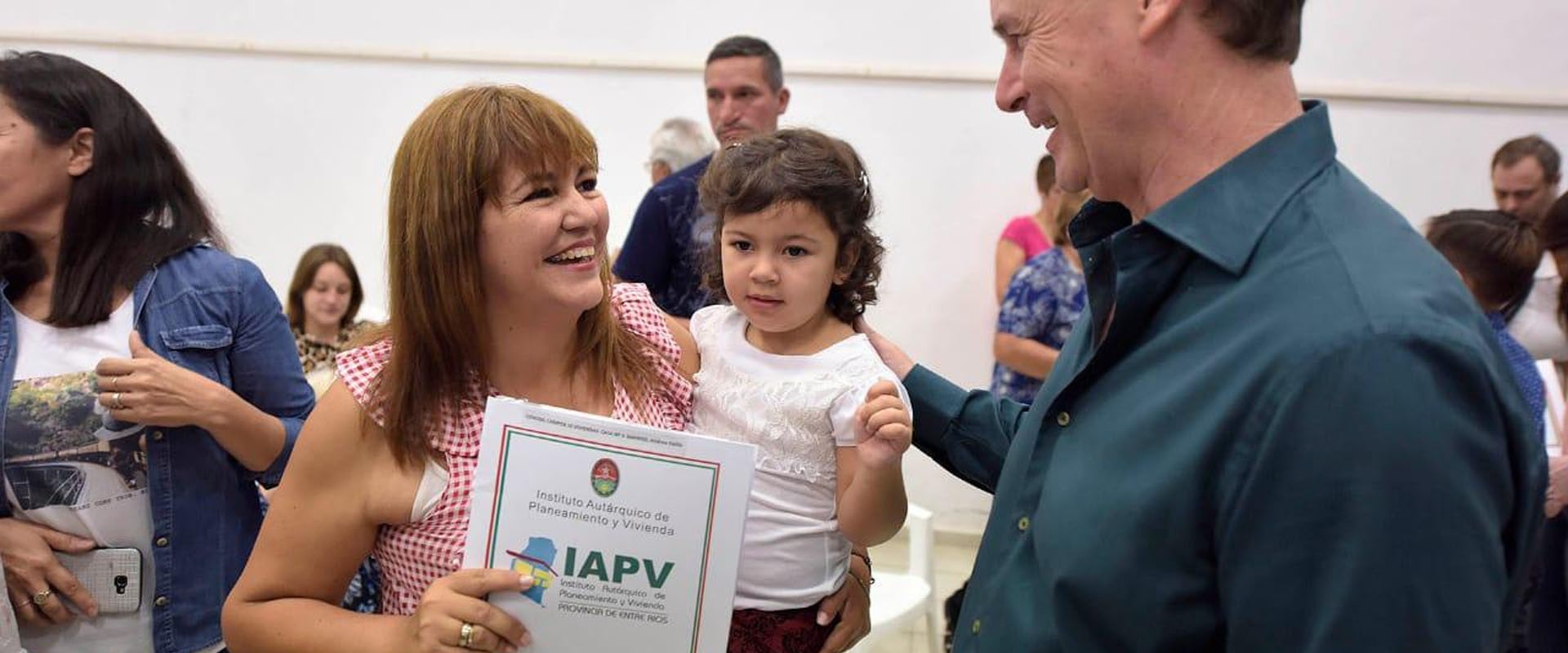 En otras siete ciudades entrerrianas se construir&aacute;n nuevas viviendas con recursos provinciales