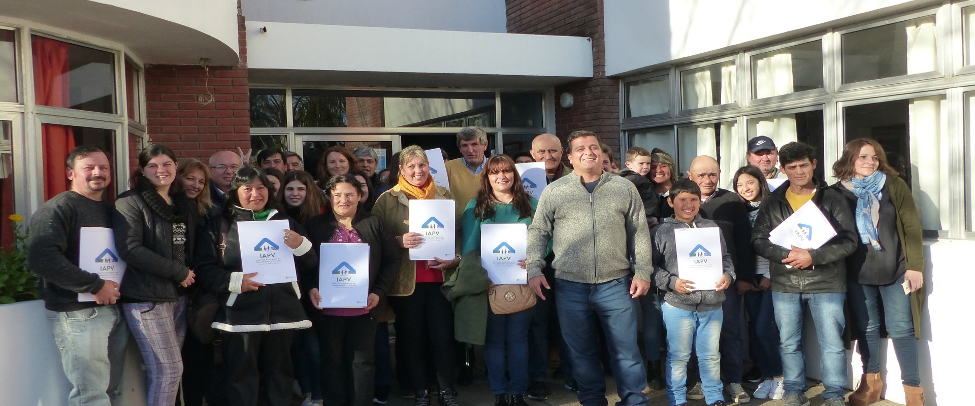 La provincia entreg&oacute; escrituras en Hasenkamp y Mar&iacute;a Grande