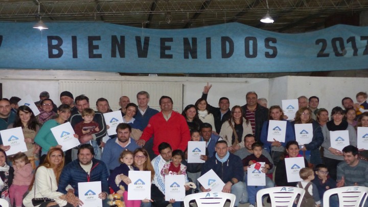 La provincia entreg&oacute; escrituras en Ibicuy y Gualeguaych&uacute;