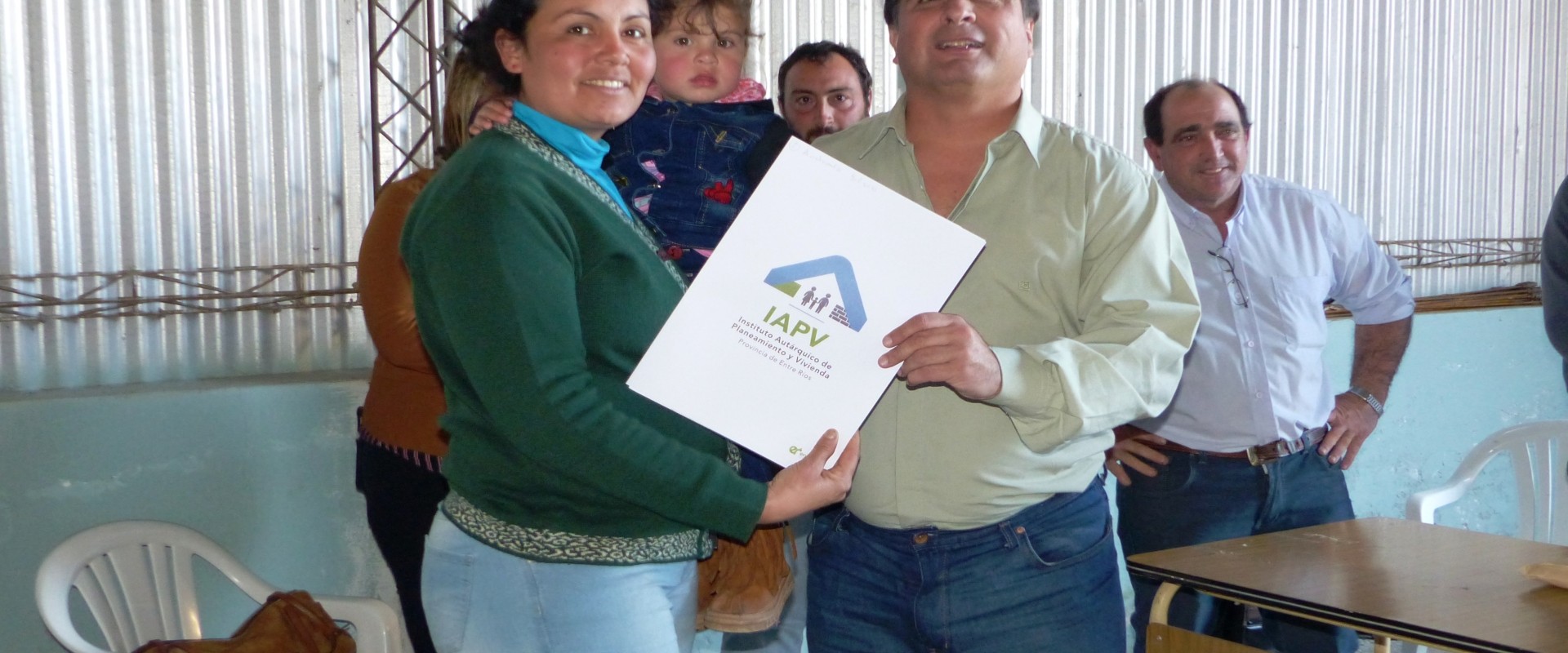 La provincia entreg&oacute; escrituras de viviendas en tres localidades del departamento Federaci&oacute;n