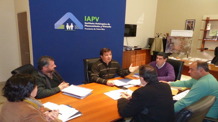 Comenz&oacute; la construcci&oacute;n de 18 viviendas para docentes en Chajar&iacute;