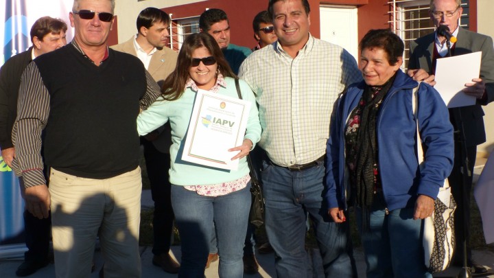 Con recursos propios, la provincia ejecutar&aacute; nuevas viviendas en Hasenkamp y Tabossi