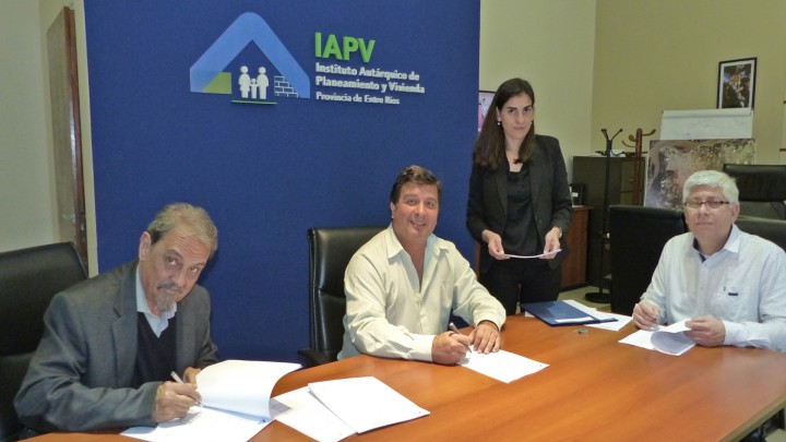 Nuevas viviendas en Colonia El&iacute;a se financiar&aacute;n con recursos provinciales