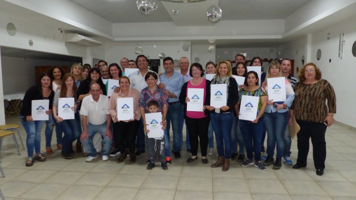 La provincia entreg&oacute; escrituras en tres localidades del departamento Federaci&oacute;n