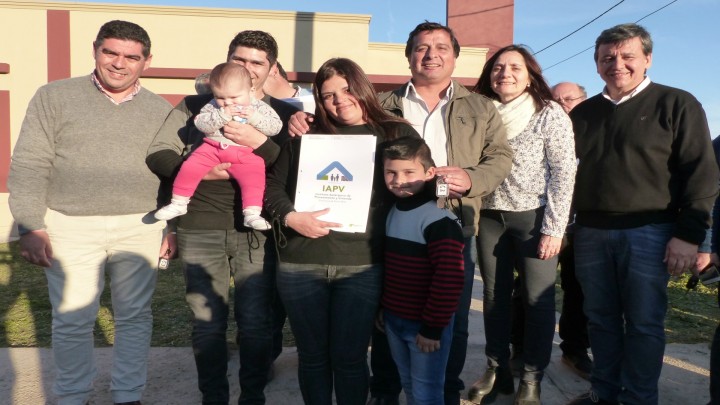 Se inauguran viviendas para docentes  en Federaci&oacute;n