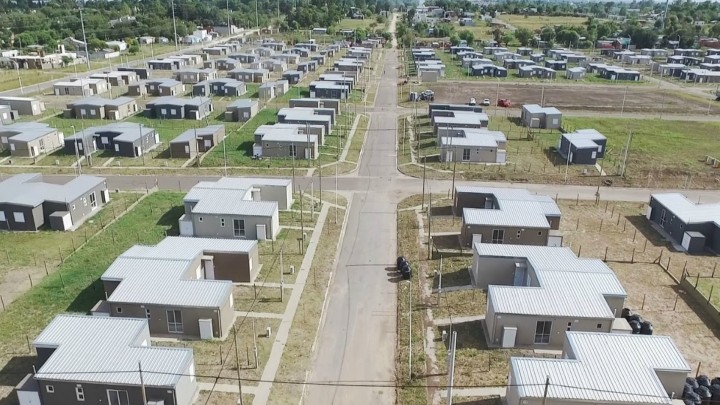 En los pr&oacute;ximos d&iacute;as, 300 familias paranaenses contar&aacute;n con su casa propia