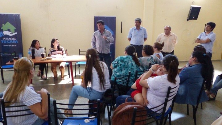 La provincia sorte&oacute; viviendas para docentes en Viale