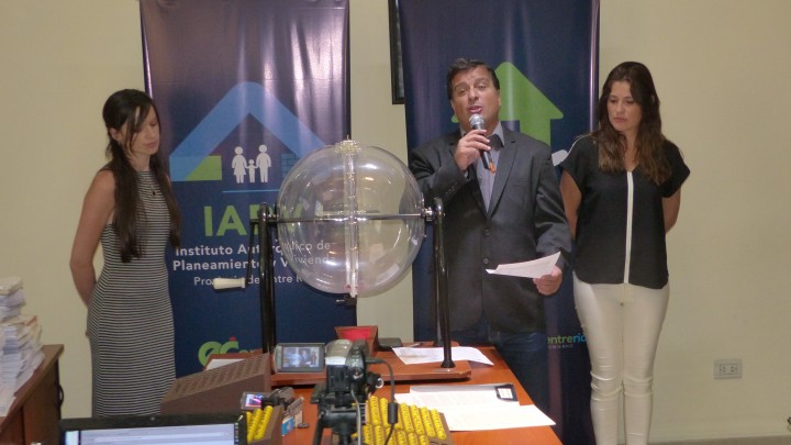 Sorteo de ubicaci&oacute;n de 16 viviendas en Villaguay del programa Primero Tu Casa