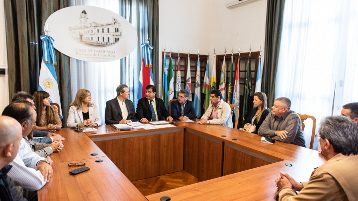 La provincia adjudic&oacute; la construcci&oacute;n de 500 viviendas en Paran&aacute;