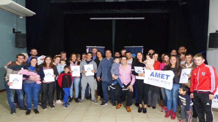 Docentes t&eacute;cnicos de Aranguren cuentan con sus casas propias