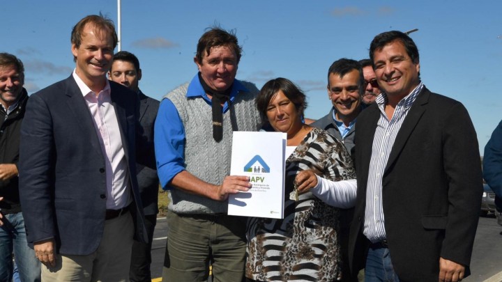 Se inauguran viviendas para docentes en Paran&aacute;
