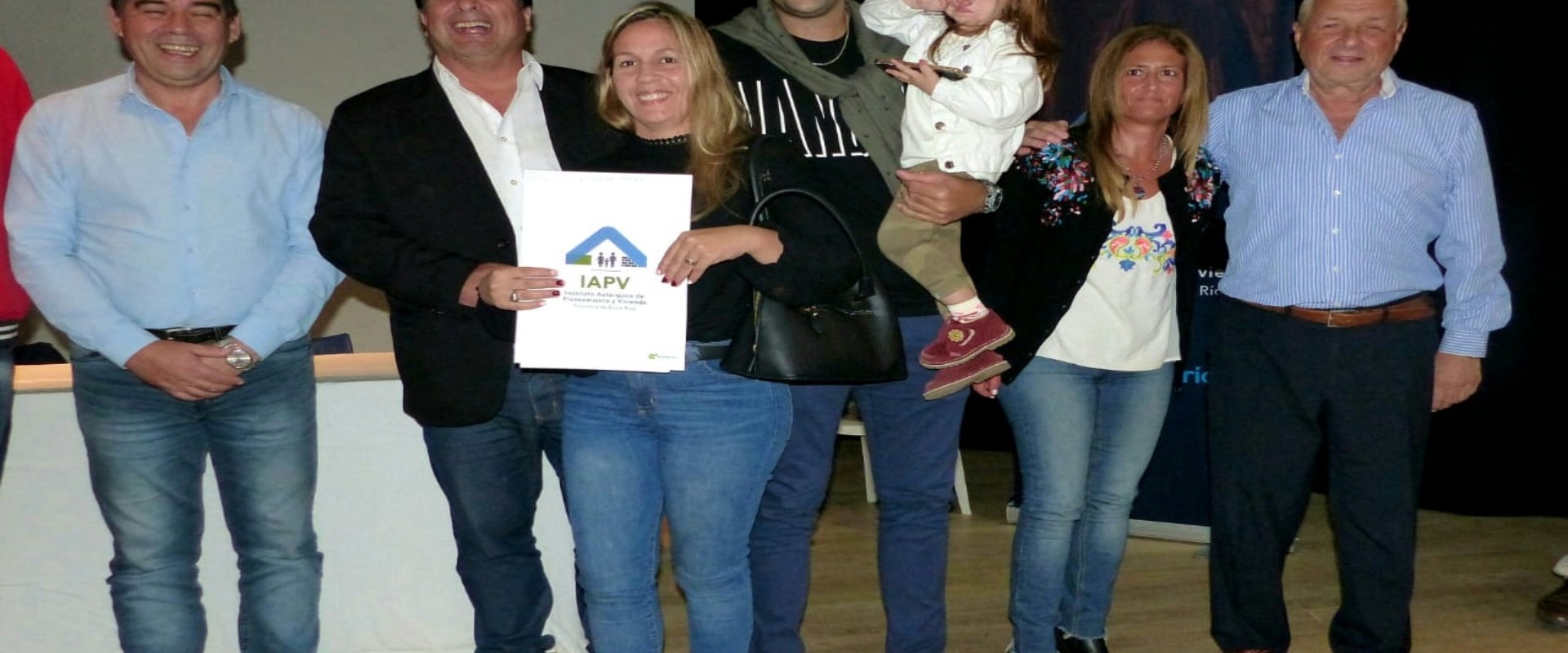 El gobierno provincial entreg&oacute; escrituras de viviendas  sociales a familias de Basavilbaso y Concepci&oacute;n del Uruguay