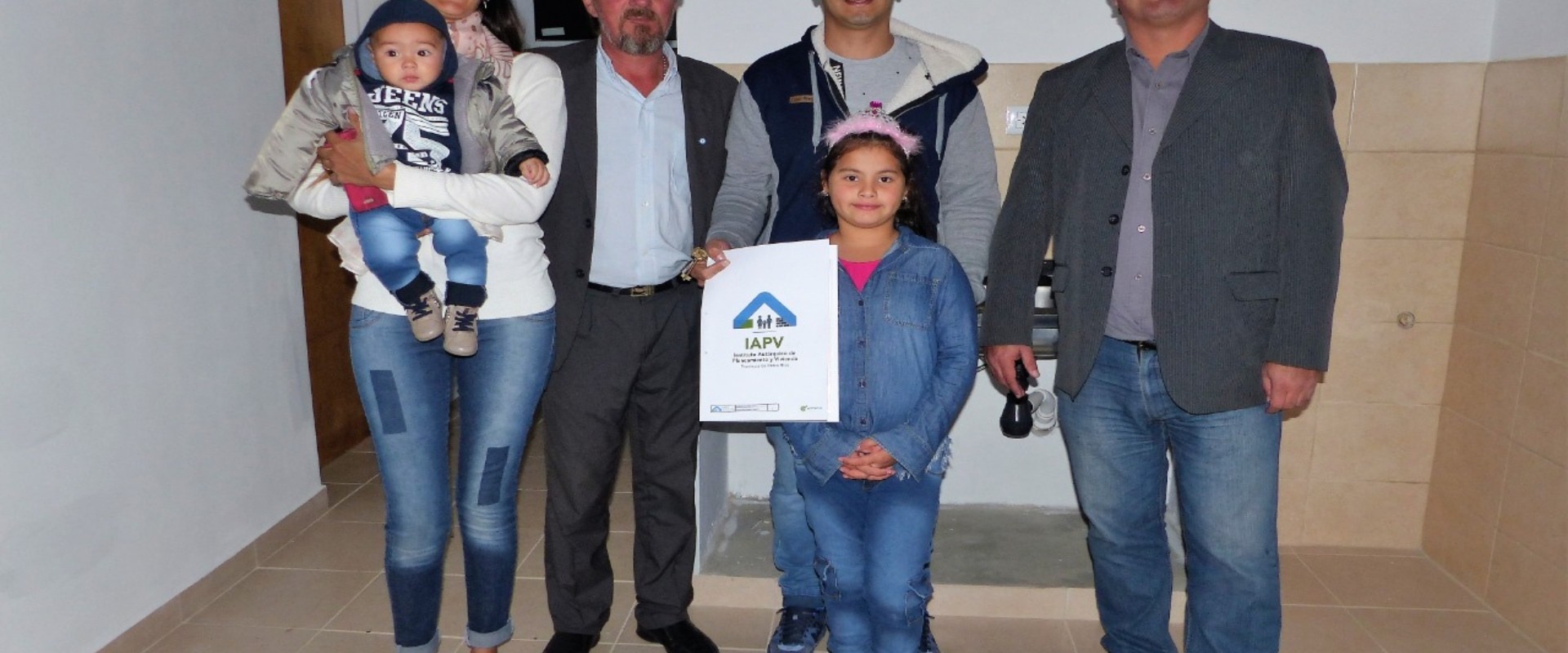 Se inauguraron 10 nuevas viviendas  en Colonia El&iacute;a con recursos provinciales