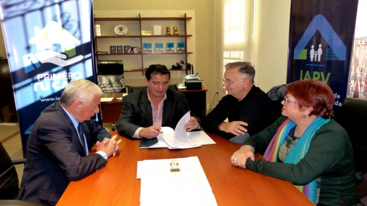 La provincia rubric&oacute;  convenio para construir 30 viviendas de Vicoer en Concepci&oacute;n del Uruguay