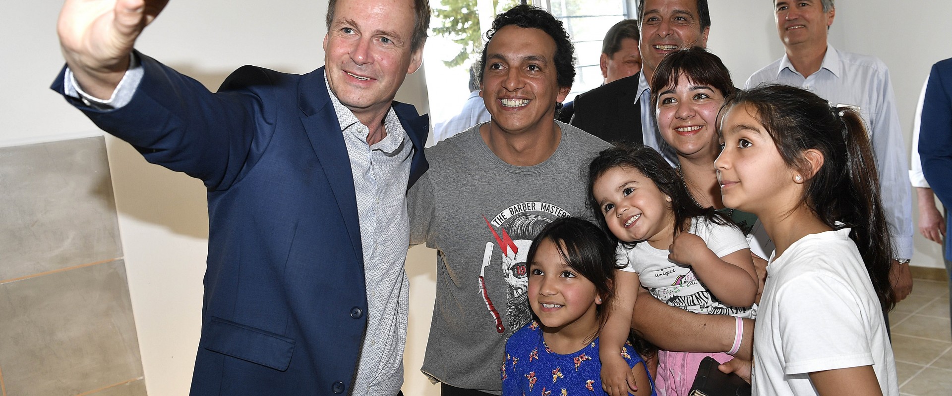 Bordet afirm&oacute; que la mano de obra local para la construcci&oacute;n de viviendas dinamiza la econom&iacute;a