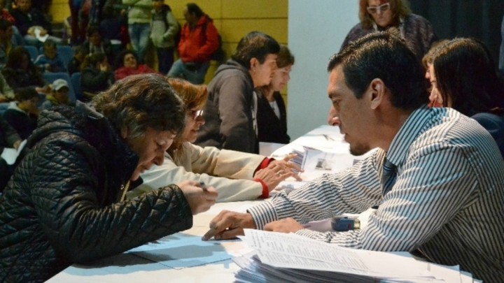 La provincia rubric&oacute; escrituras de viviendas a 136 familias de San Jos&eacute; y Concepci&oacute;n del Uruguay