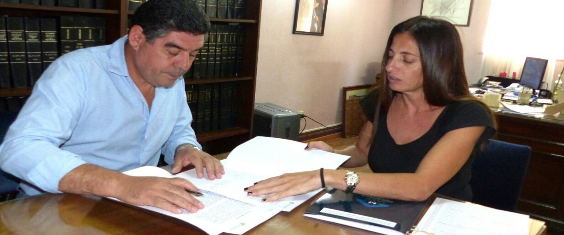 La provincia rubric&oacute; contrato para construir 20 nuevas viviendas en Racedo
