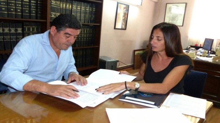La provincia rubric&oacute; contrato para construir 20 nuevas viviendas en Racedo