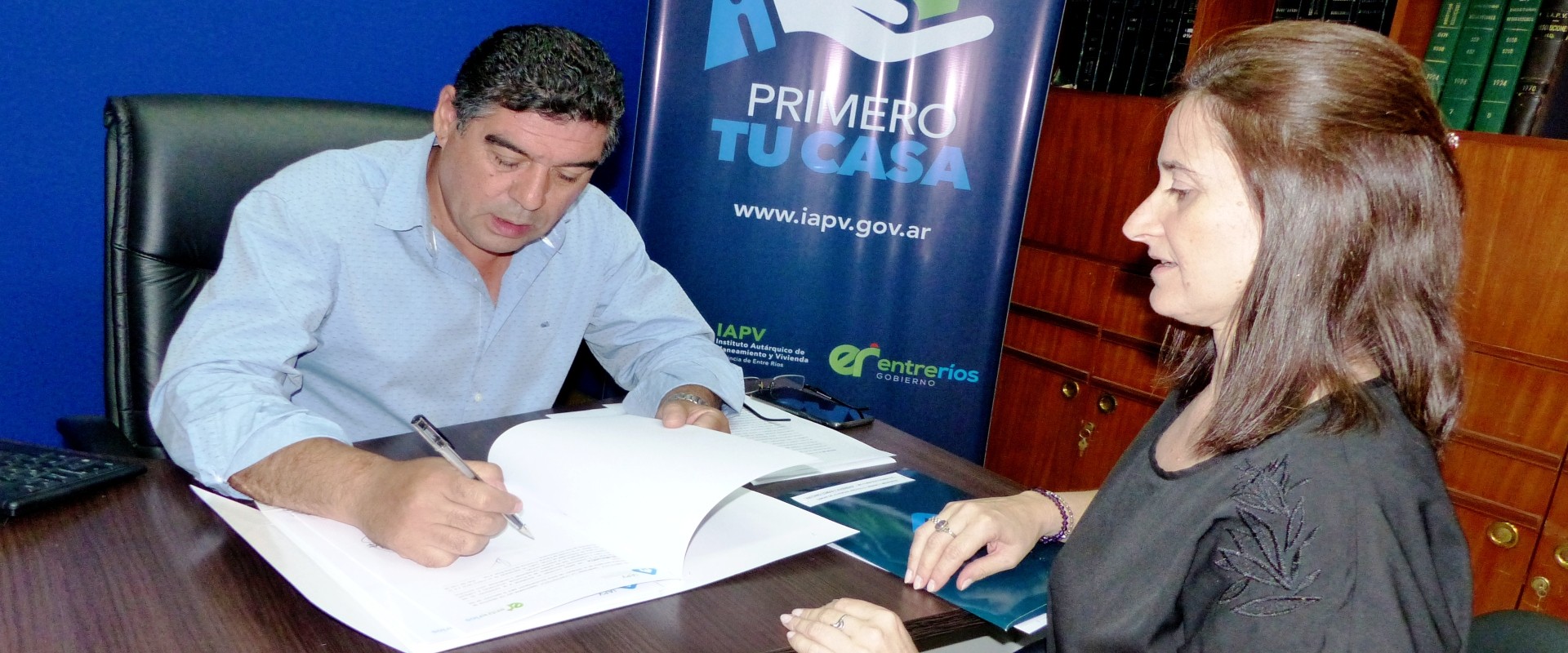 Rubricaron contrato para construir nuevas viviendas en Antonio Tom&aacute;s