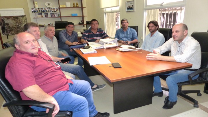 IAPV trabaja en darle soluci&oacute;n a la situaci&oacute;n  de la red cloacal de las 300 viviendas de Paran&aacute;