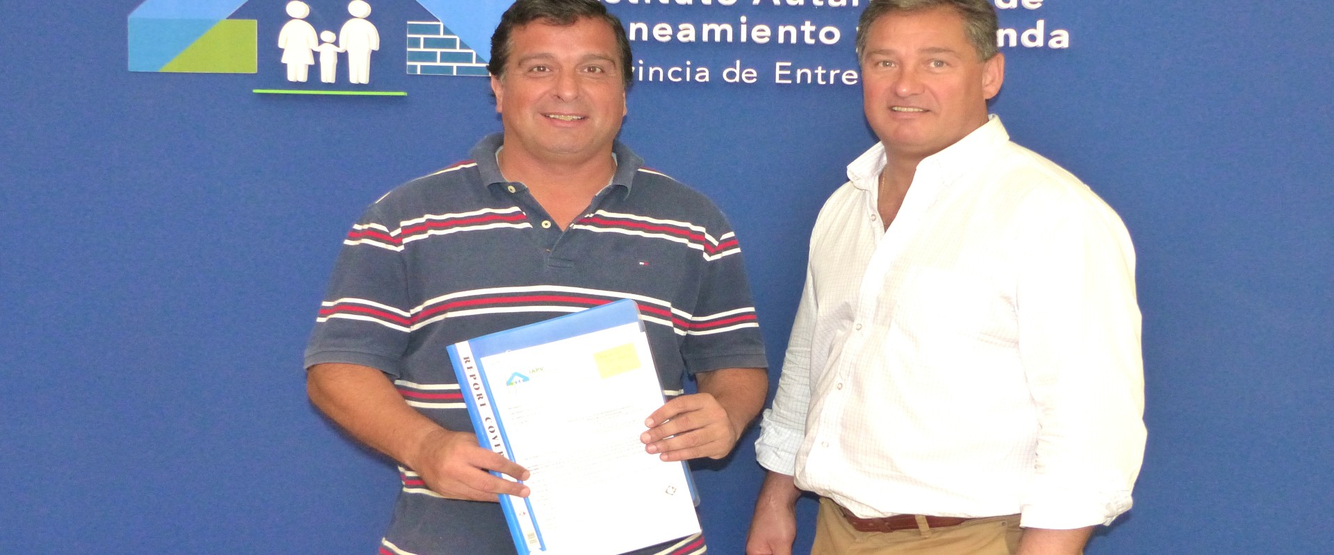 La provincia rubric&oacute; convenio para construir 15 viviendas para docentes en Diamante