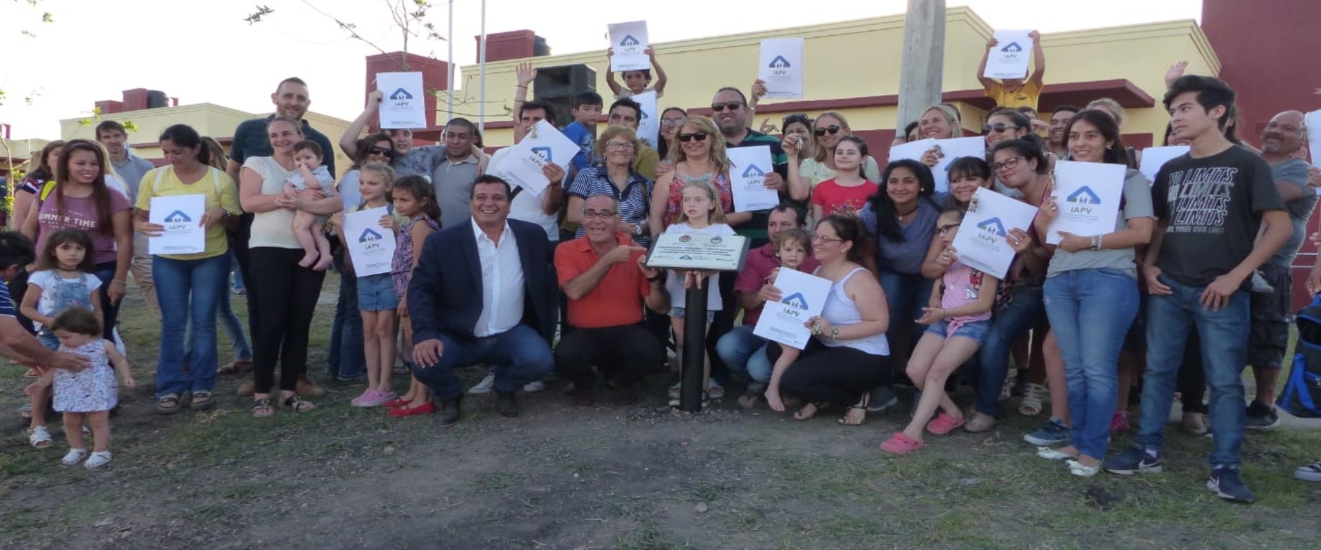 Accedieron a su casa propia 80 familias de docentes de Concepci&oacute;n del Uruguay