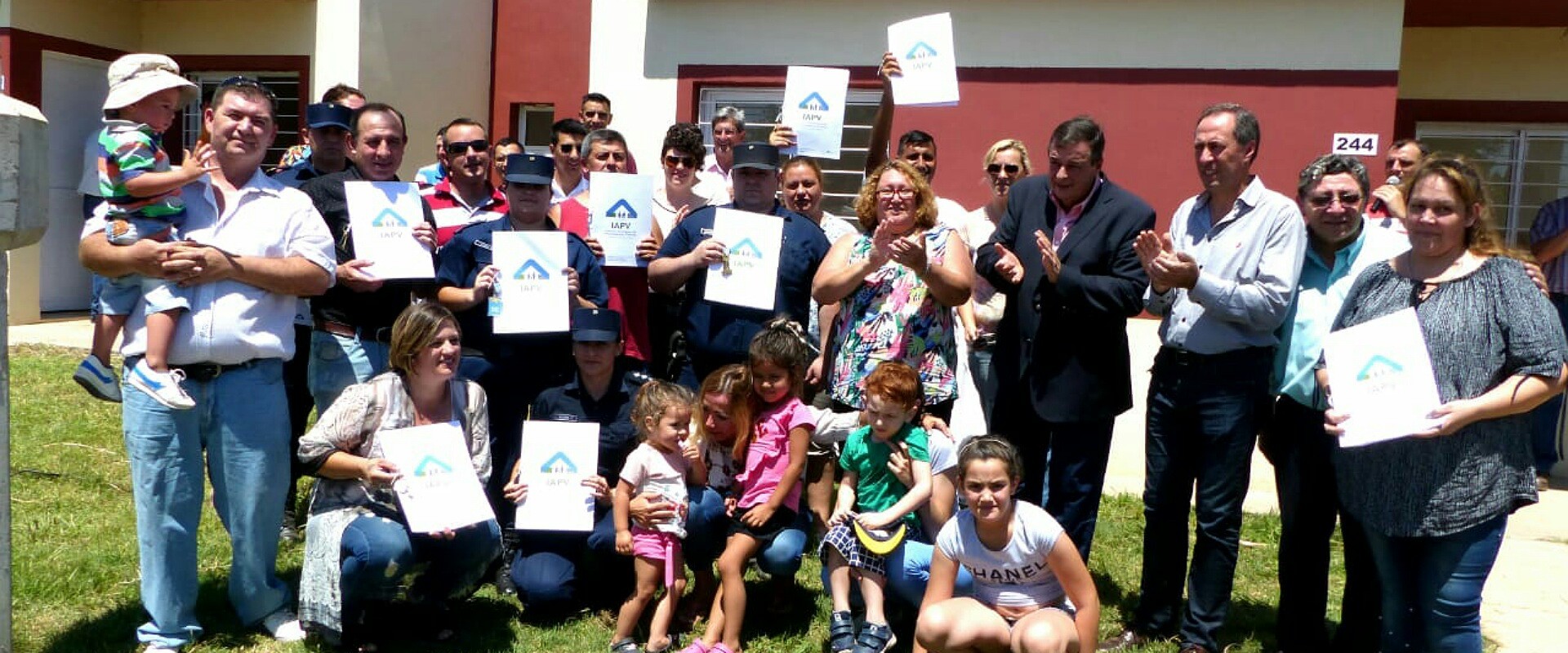 Cuentan su casa propia 36 familias de polic&iacute;as de Col&oacute;n