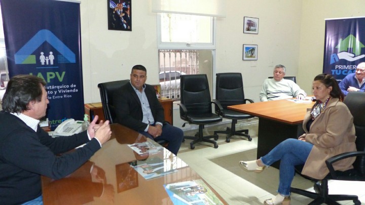 Gestionan la construcci&oacute;n de nuevas viviendas para La Clarita