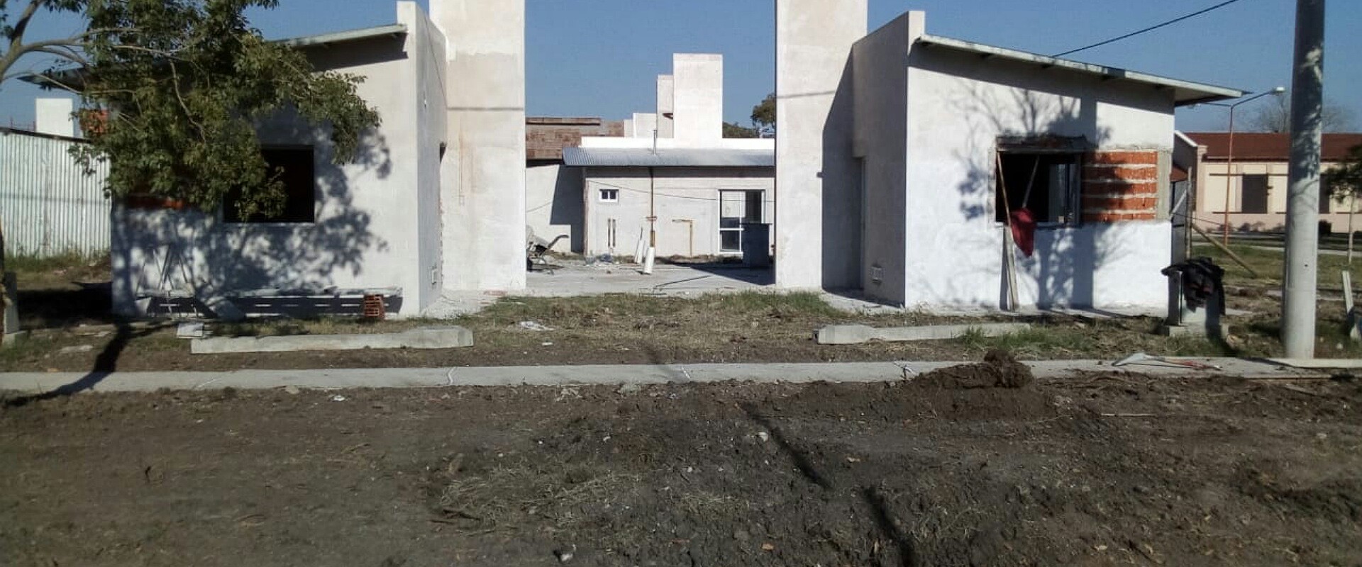 Se construyen m&aacute;s de 100 viviendas financiadas por la provincia en seis localidades