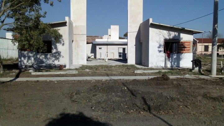 Se construyen m&aacute;s de 100 viviendas financiadas por la provincia en seis localidades