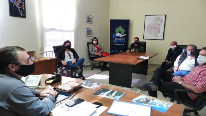 La provincia trabaja en soluciones habitacionales para los departamentos La Paz,  Paran&aacute; y Uruguay