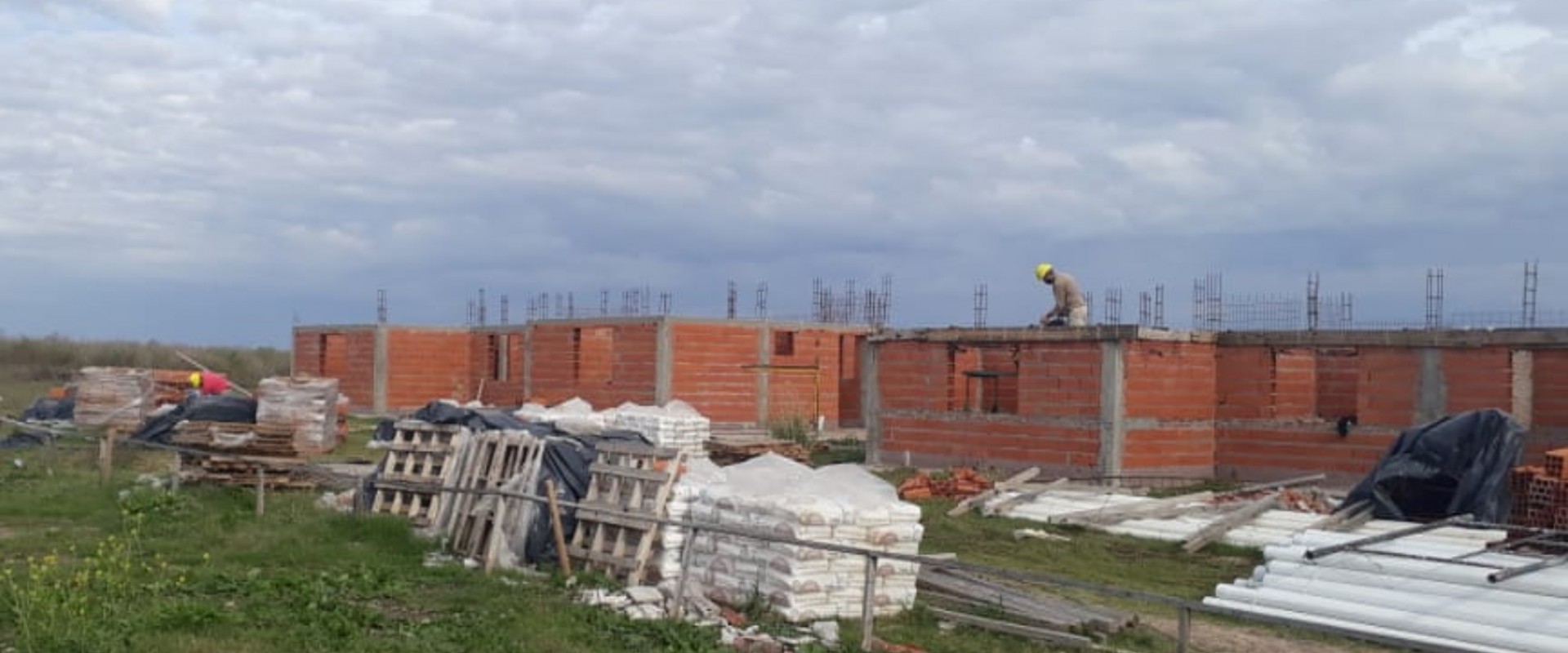 Con recursos provinciales reanudaron  la construcci&oacute;n de viviendas en dos localidades entrerrianas