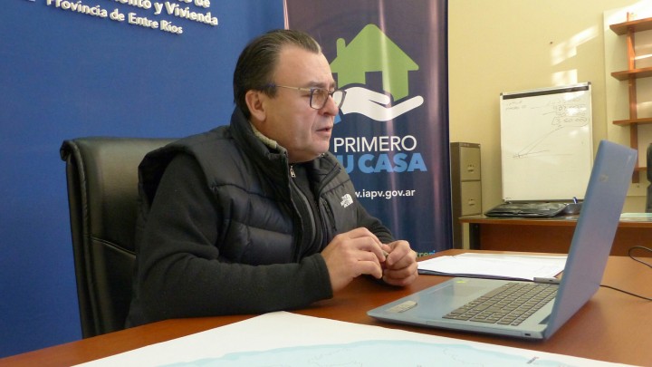 El gobierno trabaja en nuevas soluciones habitacionales para Enrique Carb&oacute;