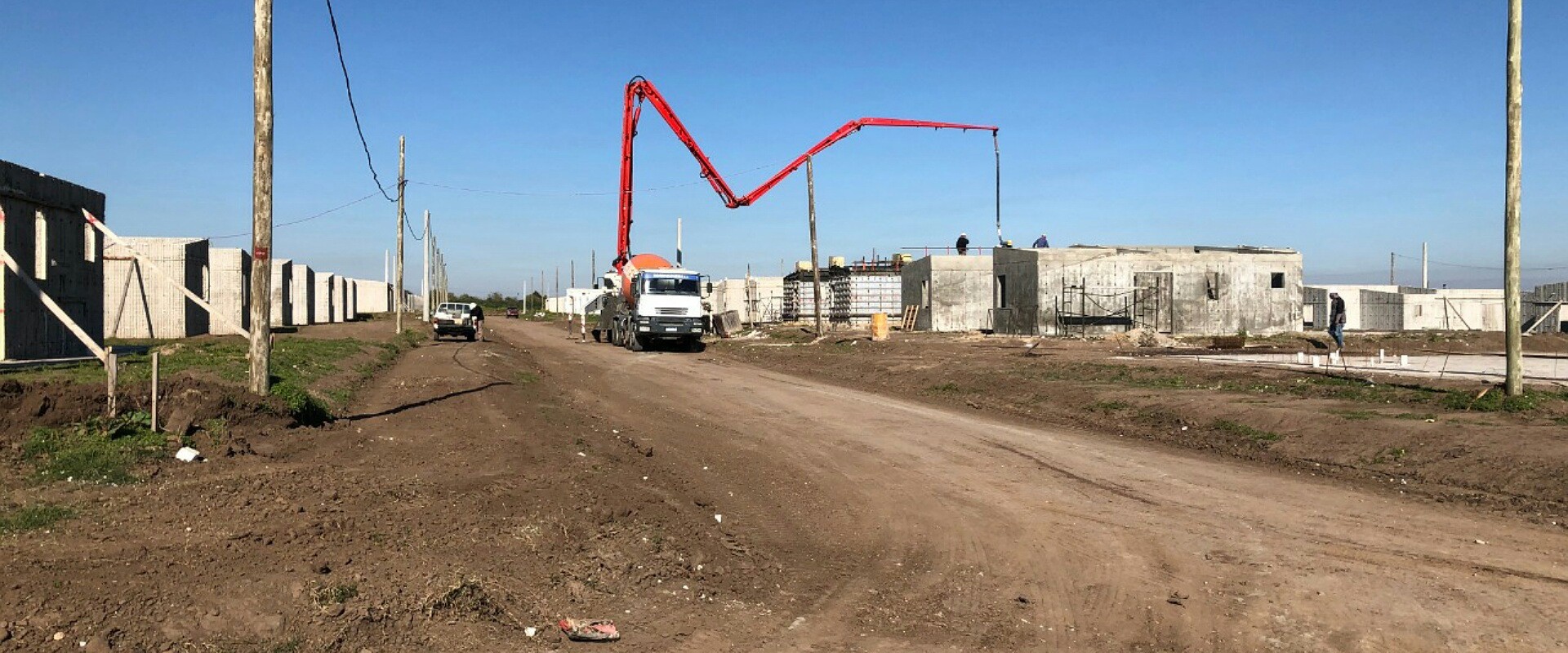 La provincia trabaja en el servicio de gas natural en las 500 viviendas que construye en Paran&aacute;