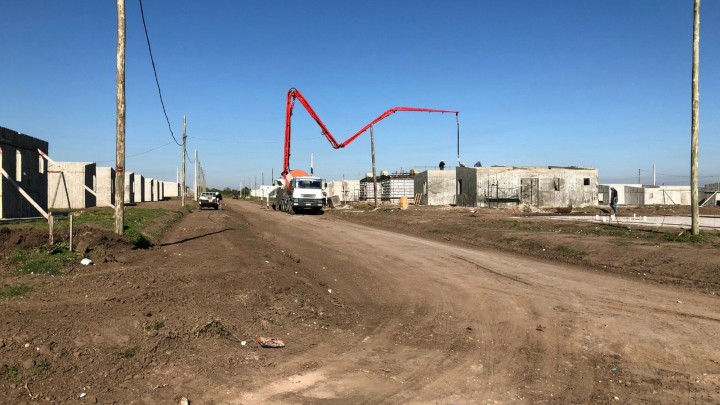 La provincia trabaja en el servicio de gas natural en las 500 viviendas que construye en Paran&aacute;