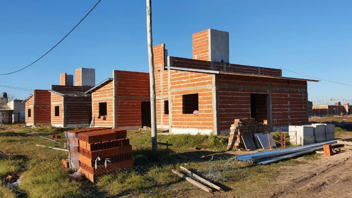 Con recursos provinciales progresa la ejecuci&oacute;n de m&aacute;s de 230 viviendas en ocho localidades