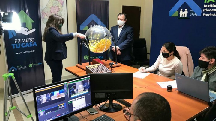 Se realiz&oacute; el sorteo de viviendas que la provincia construye en San Jos&eacute;