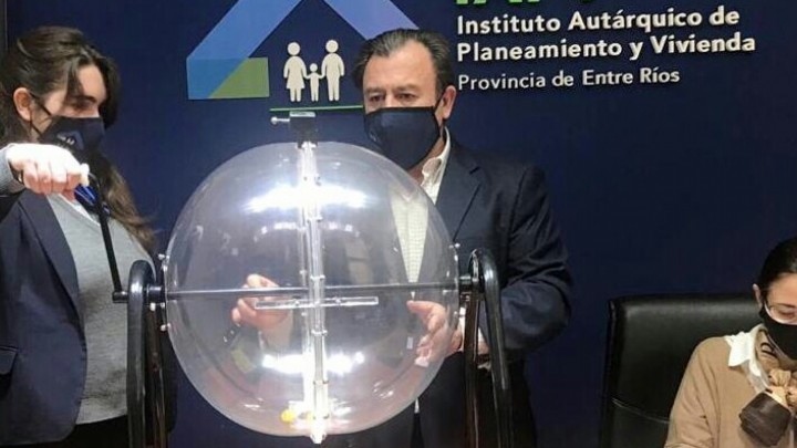 Resultados del sorteo de 4 viviendas en Tabossi
