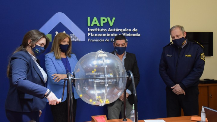 Resultados del sorteo de 6 viviendas para personal policial en Col&oacute;n