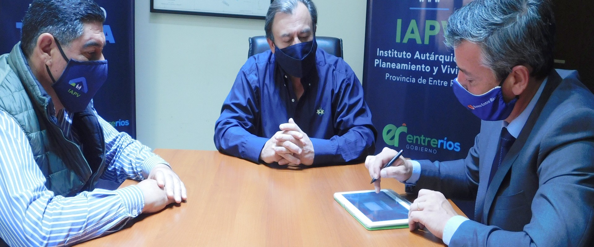 IAPV  y Banco de Entre R&iacute;os  firmaron  convenio para el pago electr&oacute;nico de cuotas