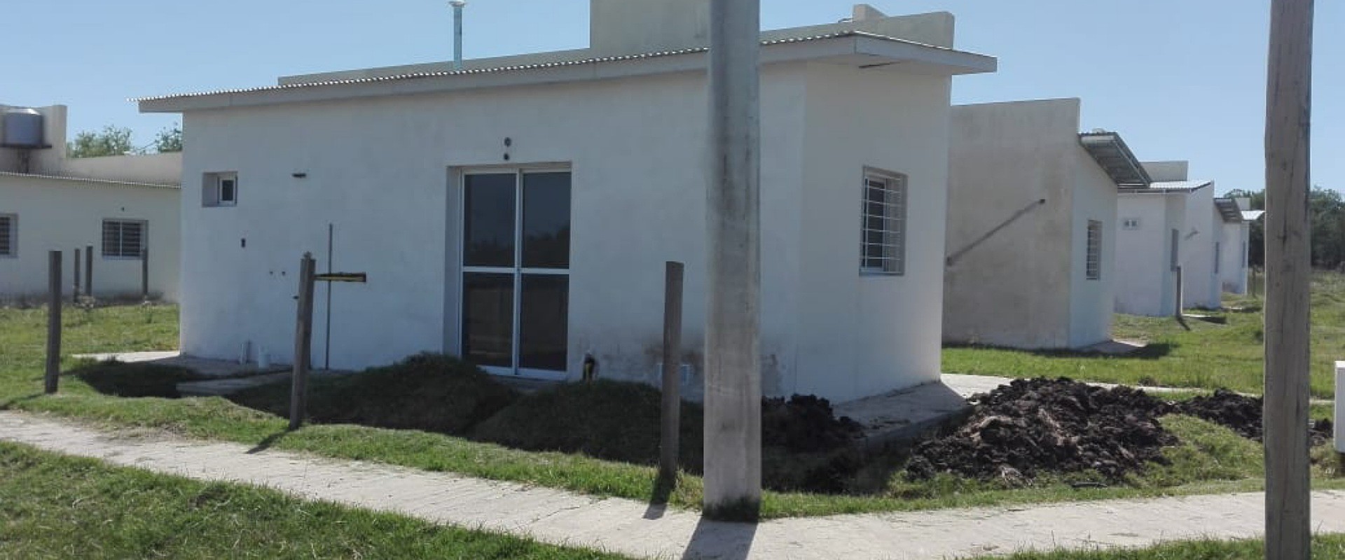 Con fondos provinciales  reanudaron la construcci&oacute;n de viviendas en Villa Mantero