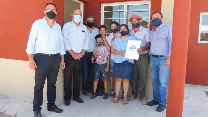 Familias de tres localidades entrerrianas cumplieron el sue&ntilde;o de la casa propia