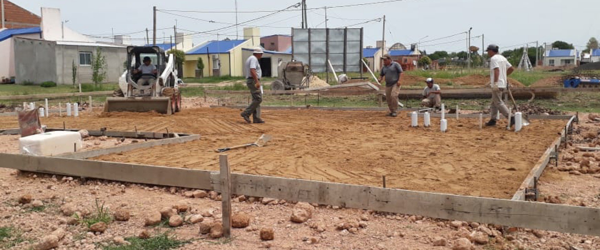 Comienzan la construcci&oacute;n de 16 viviendas en Caseros con recursos propios