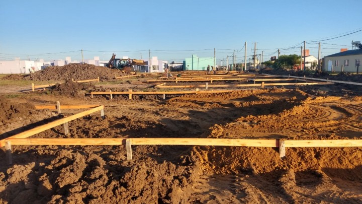 Con fondos provinciales se iniciaron viviendas de madera en Chajar&iacute;