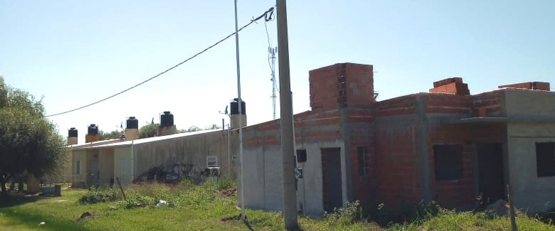 Con fondos provinciales reanudaron la construcci&oacute;n de viviendas en El Pingo